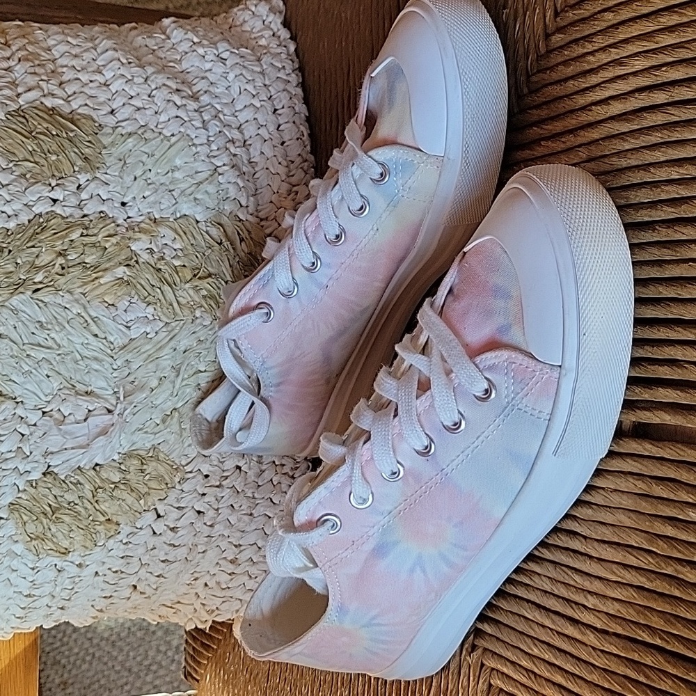 Jenn Ardor, canvas tie dye pastel sneakers, size 9